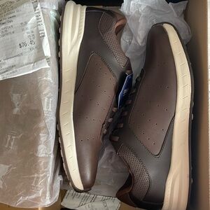 Men’s Walter Hagen Course Casual 9.5W

BNIB - never worn - still have receipt